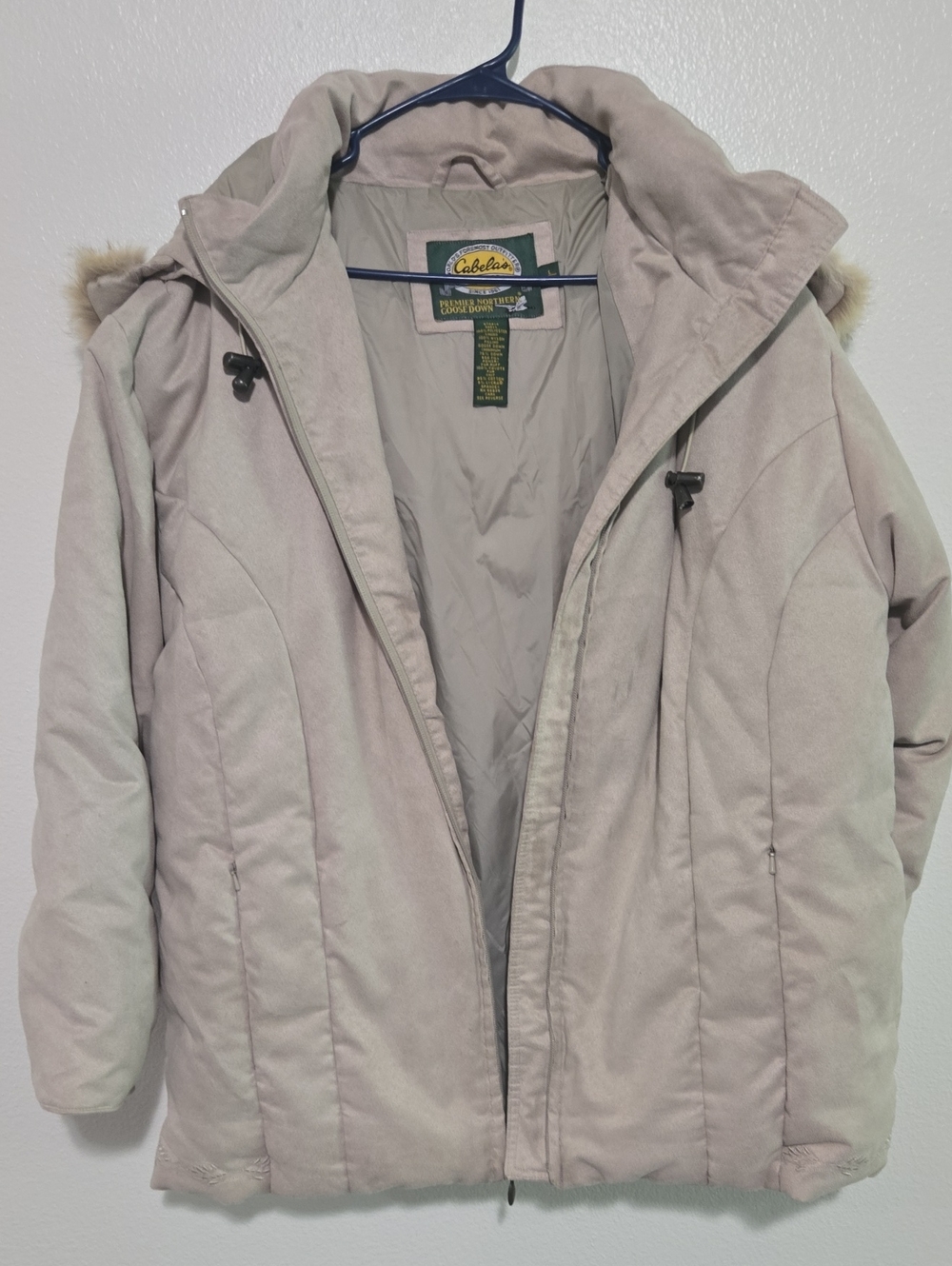 Cabela's Women's Light Taupe Hooded Puffer Coat with Faux-Fur Trim